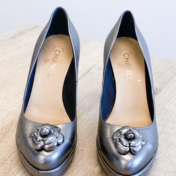 Chanel Metallic Leather Camellia Pumps Size 40/10 - Picture 4 of 5